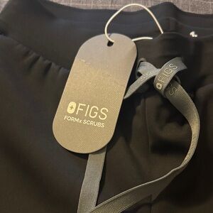 Figs Women's Straight Leg Scrub Pants in Black